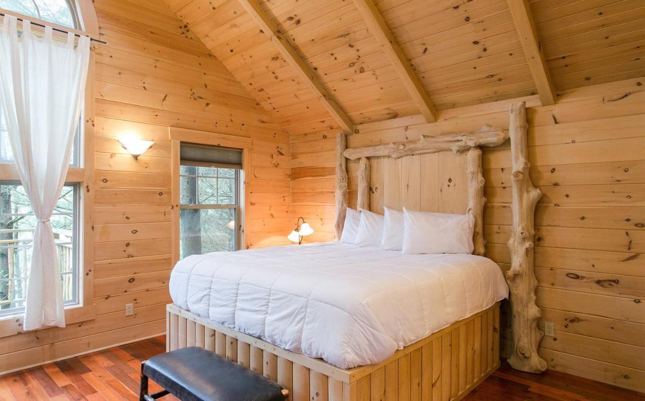 Whispering Pines Treehouse By Amish Country Lodging Millersburg Ngoại thất bức ảnh