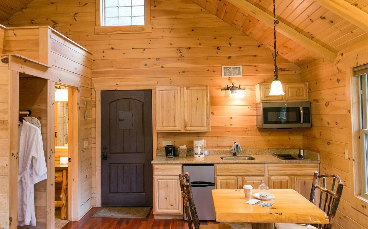 Whispering Pines Treehouse By Amish Country Lodging Millersburg Ngoại thất bức ảnh