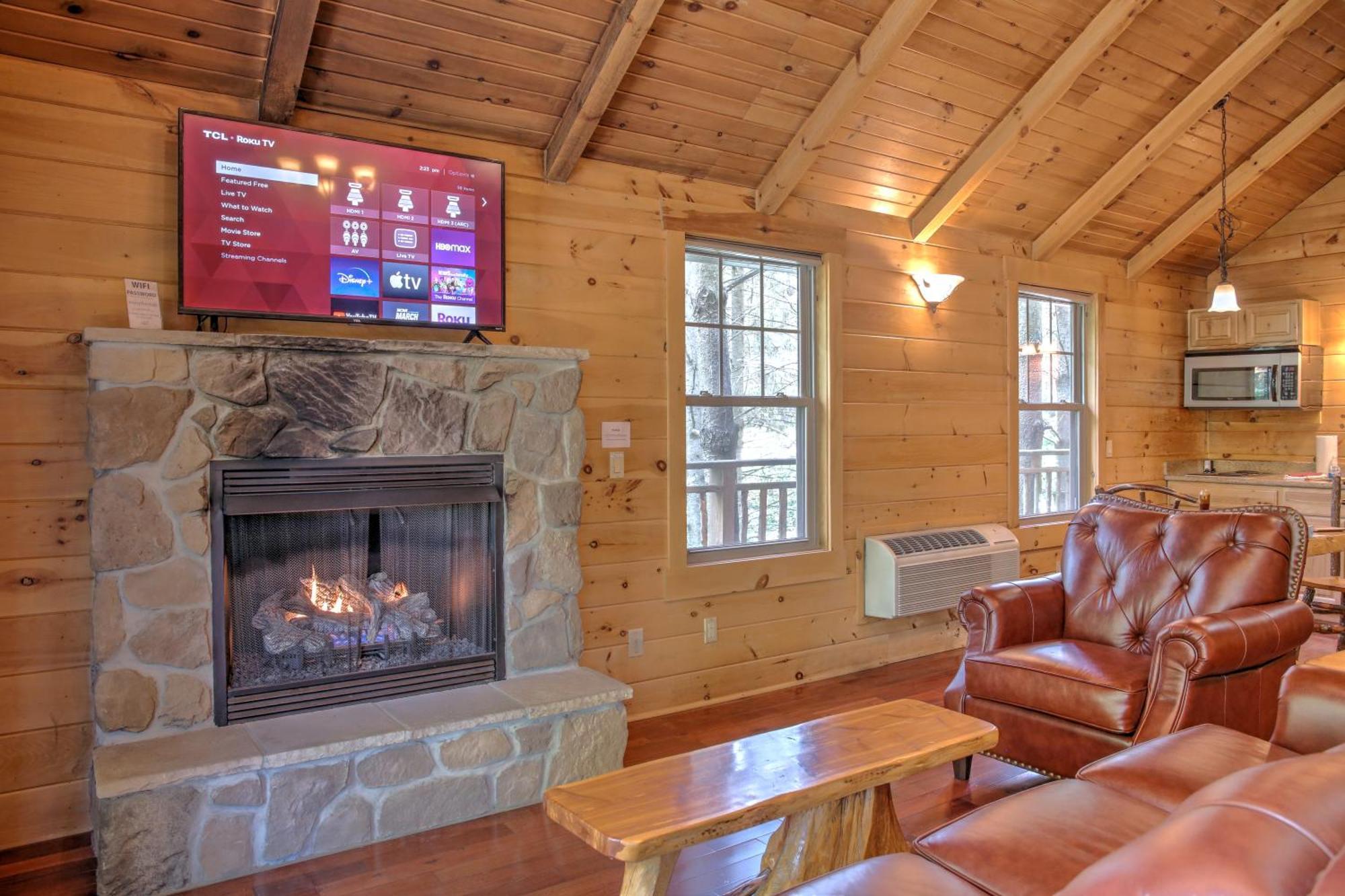 Whispering Pines Treehouse By Amish Country Lodging Millersburg Ngoại thất bức ảnh